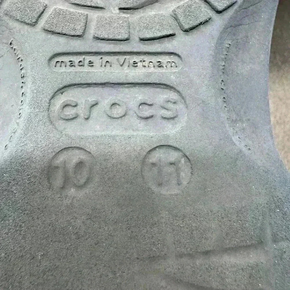 Crocs Red Blue Youth 10/11 SlipOn With 2 Charms - Picture 3 of 3